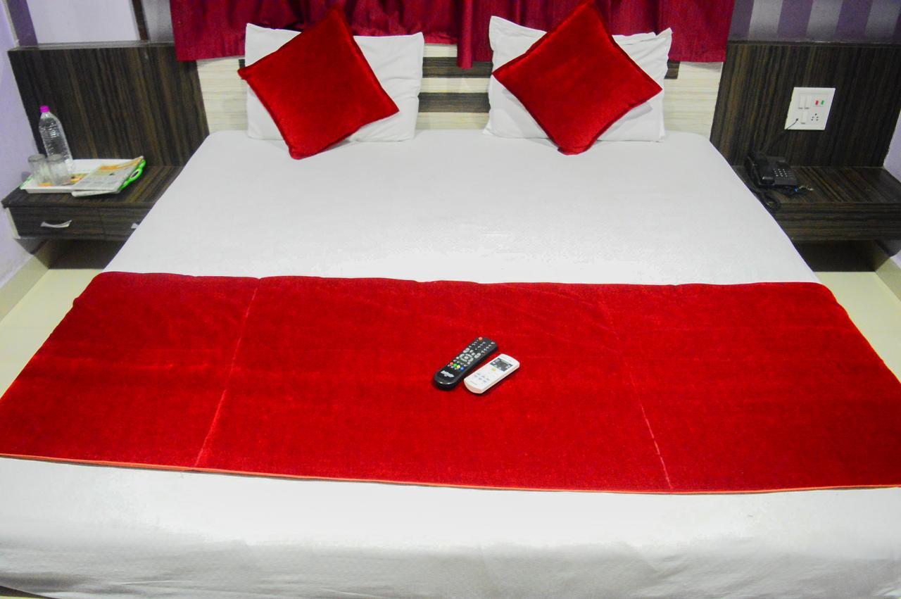 Hotel Royal Palace - 150 Meters From Mahakal Temple Ujjain Exteriör bild